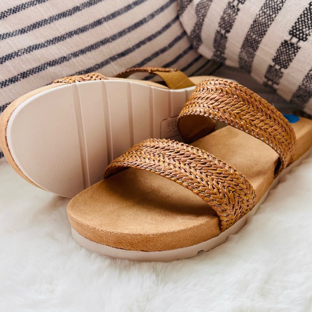 Comfy & Cute Sandals Size 7.5 🔥 Cliffs by White Mountain 🔥